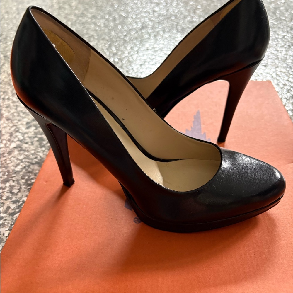 Nine West Black Classic Pointed Toe Heels